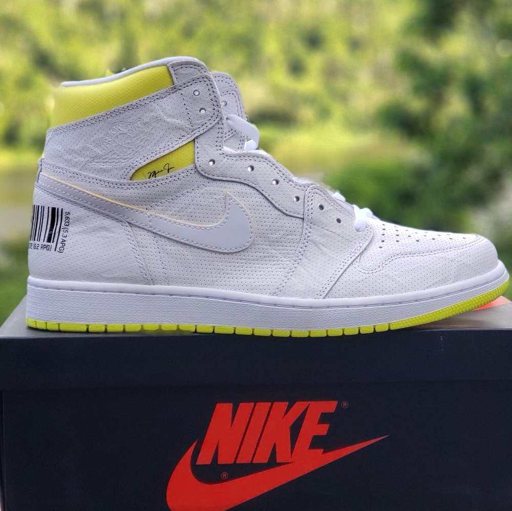 JORDAN 1 RETRO HIGH FIRST CLASS FLIGHT - Picture 2 of 4
